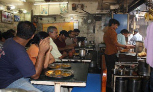 Chole-Bhature-at-Sitaram-Diwan-Chand-Paharganj