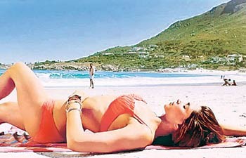 deepika-bikini_350_052212114941