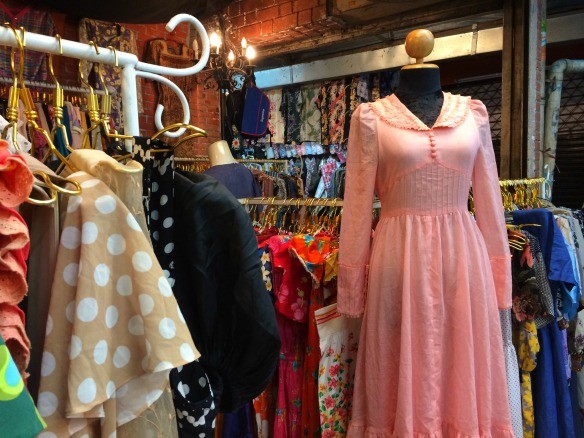 Bangkok-Chatuchak-Market-vintage-clothes