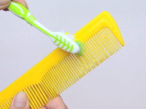 cleaning combs