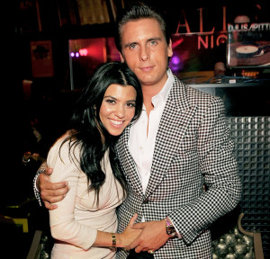 1409182501_114905948_scott-disick-kourtney-kardashian-zoom