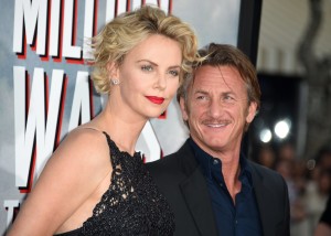 Charlize-Theron-Sean-Penn-returned-red-carpet-Thursday