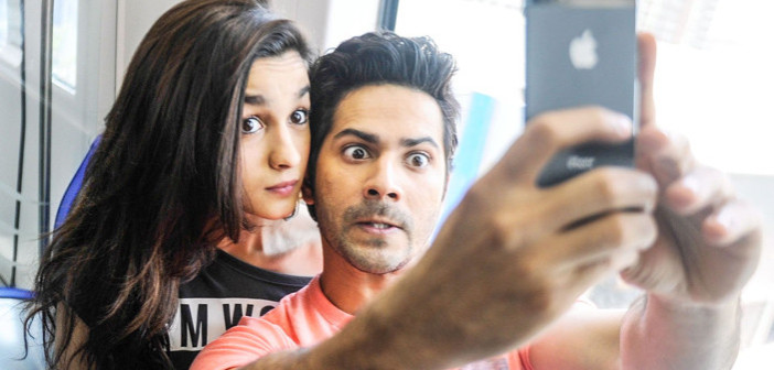 Click That Perfect Selfie For Your DP Using These 20 Simple Tips