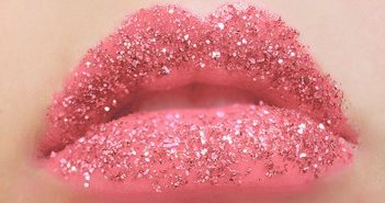 pink-glitter-lips-kawaii-make-up-inspiration