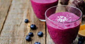 6359470724509269991046647861_05-fruit-smoothies-blueberry-flaxseed