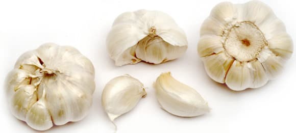 garlic-bulbs-and-cloves
