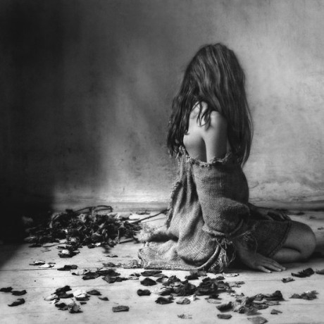 mocanu-bw-blackwhite-tremendo-artistic-black-and-white-photography-woman-sadness-sad-beauty_large