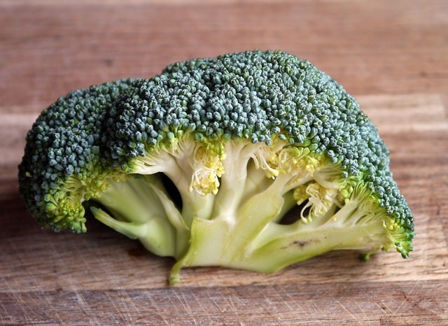 broccoli-vegetable-food-healthy-47347