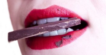 woman-mouth-teeth-sweets-37831